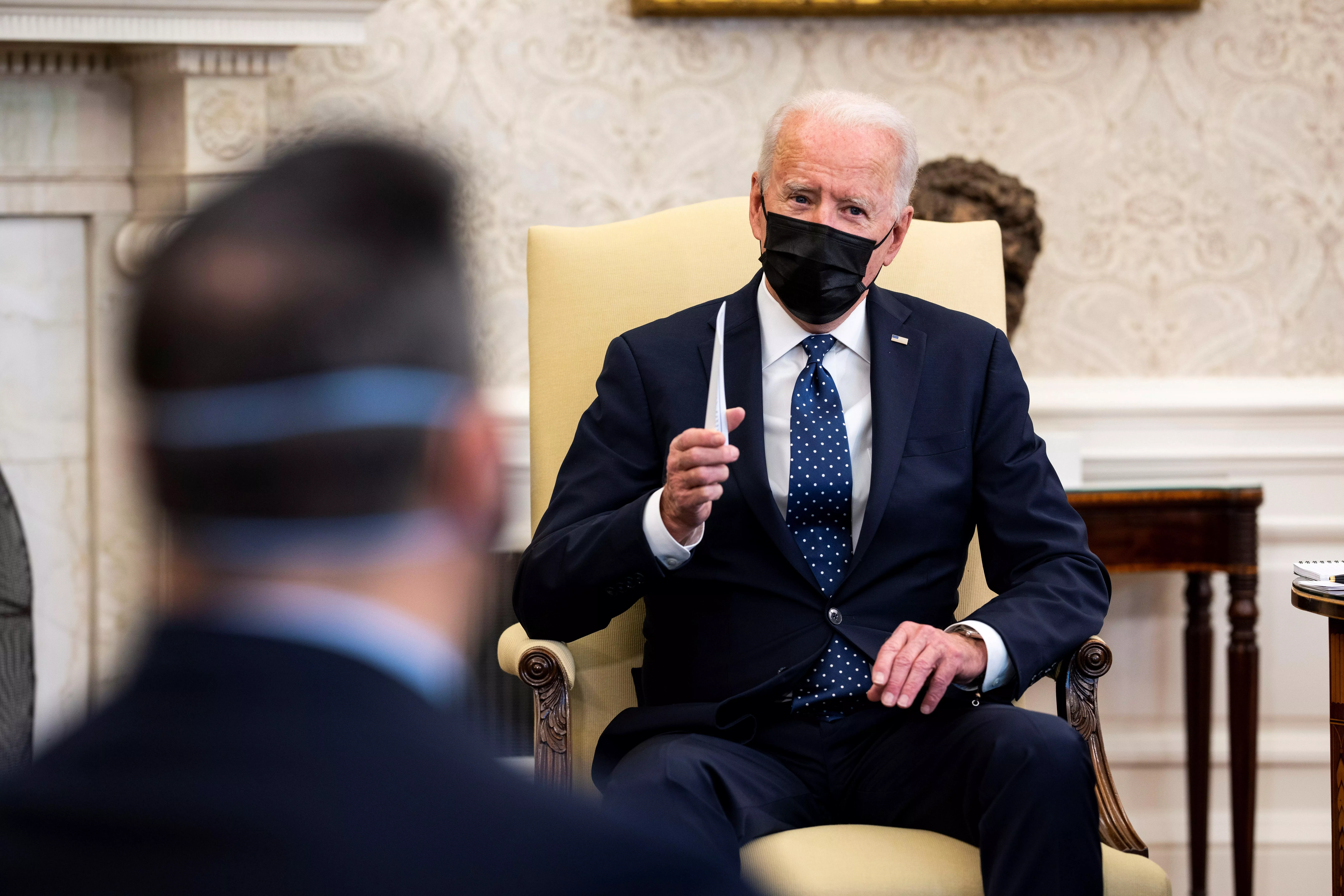 Biden espera que el veredicto en juicio por muerte de Floyd sea el "correcto"
