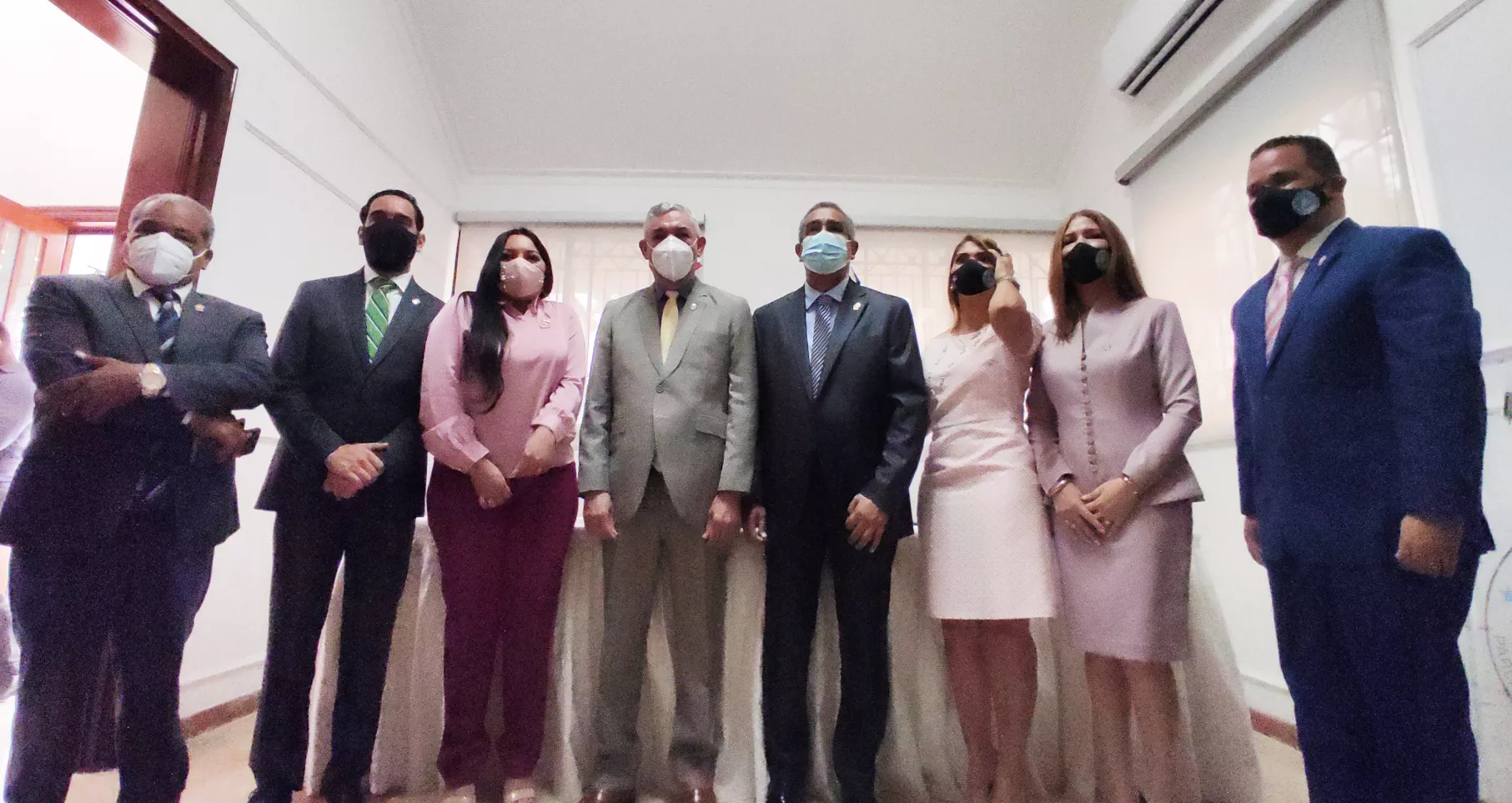 Legisladores de la Camara de Diputados de República y del PARLACEN que suscribieron el acuerdo