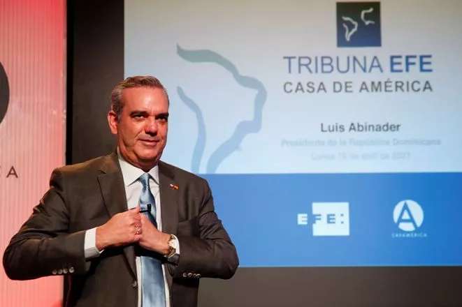 Tribuna EFE-Casa América con el presidente de la República Dominicana
