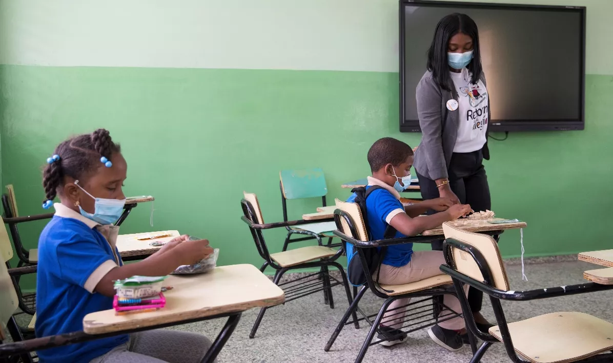 La República Dominicana reabre parcialmente las escuelas