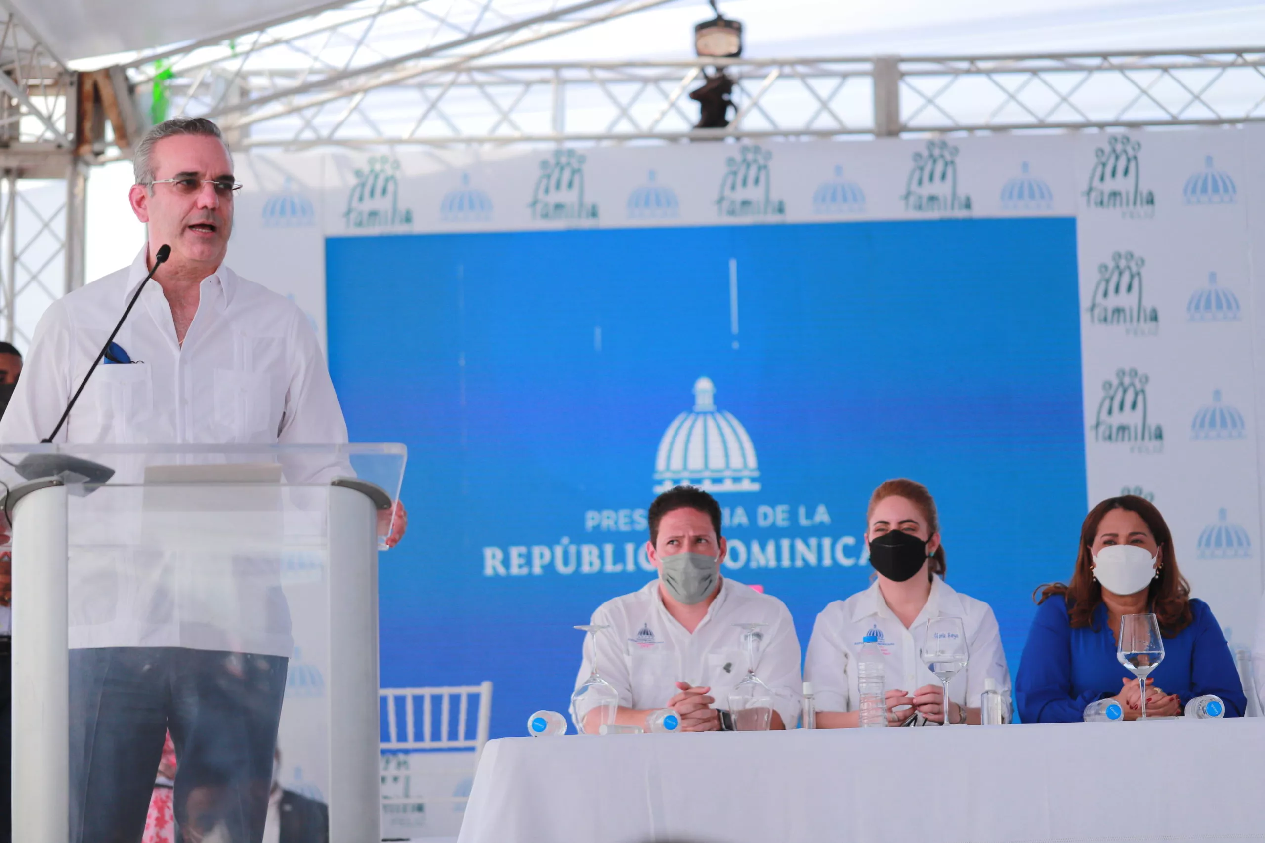 Luis Abinader, dejó iniciaron los trabajos de construcciónde nueve proyectos habitacionales correspondientes al Plan Nacional de Familia Feliz (PNVFF)