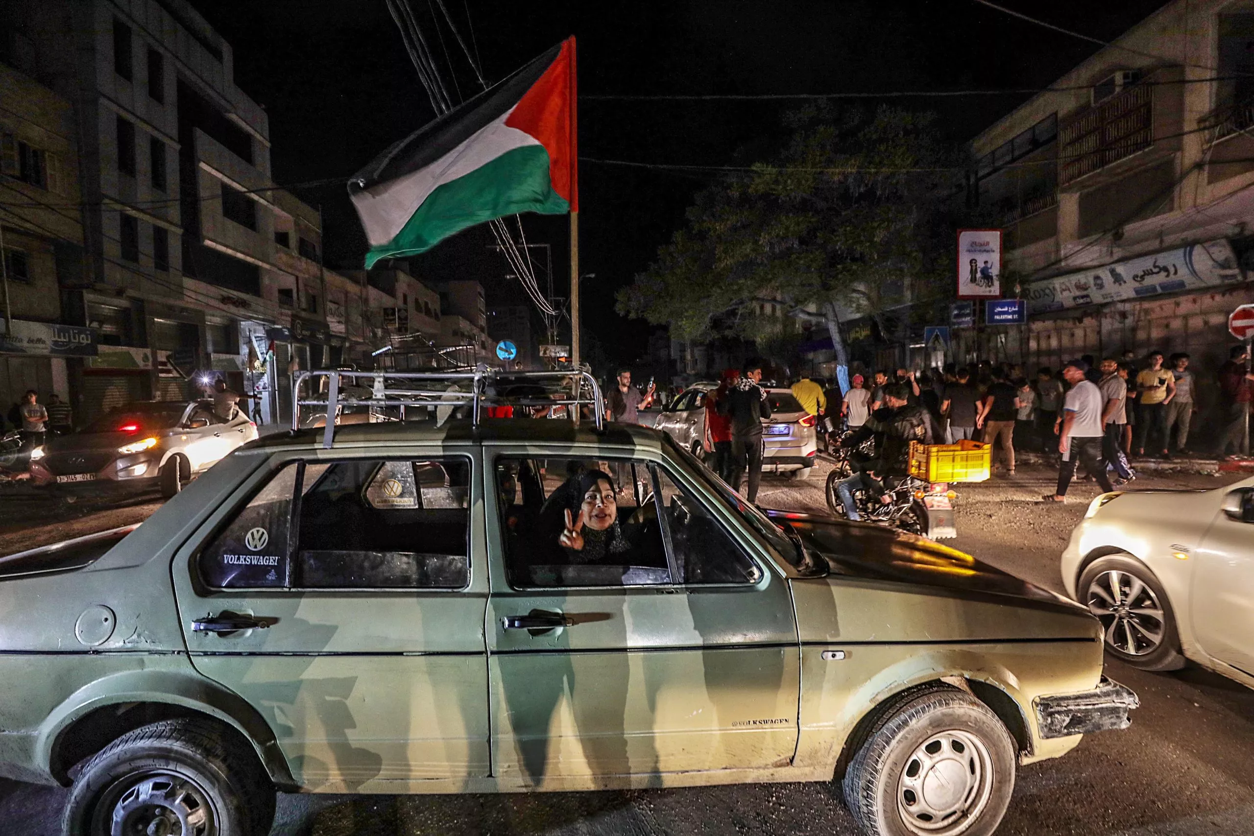 Celebrations in Gaza after ceasefire comes into effect