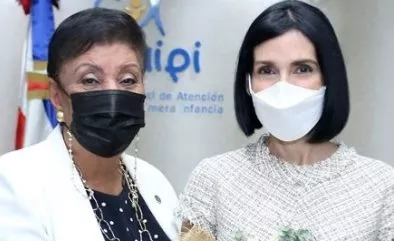 Raquel Arbaje  y Besaida Santana.