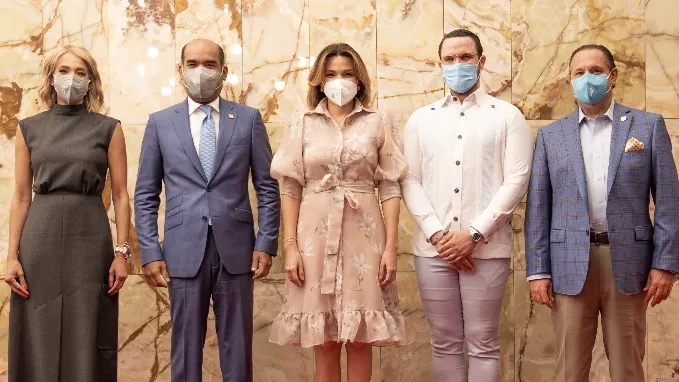 Massiel Suazo de Rojas, Víctor Rojas, Noelia García, Luis Marcell Ricart y Henry Fuentes.