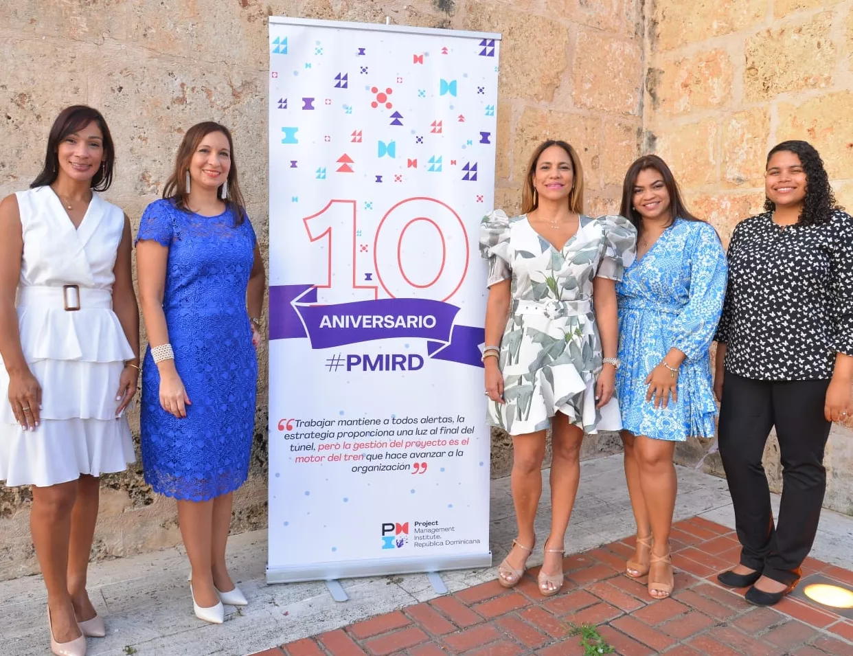 Andy Reyes, Daniela Navas, Nayyara Aquino,  Heidy Capellan y  Johanna Segura.