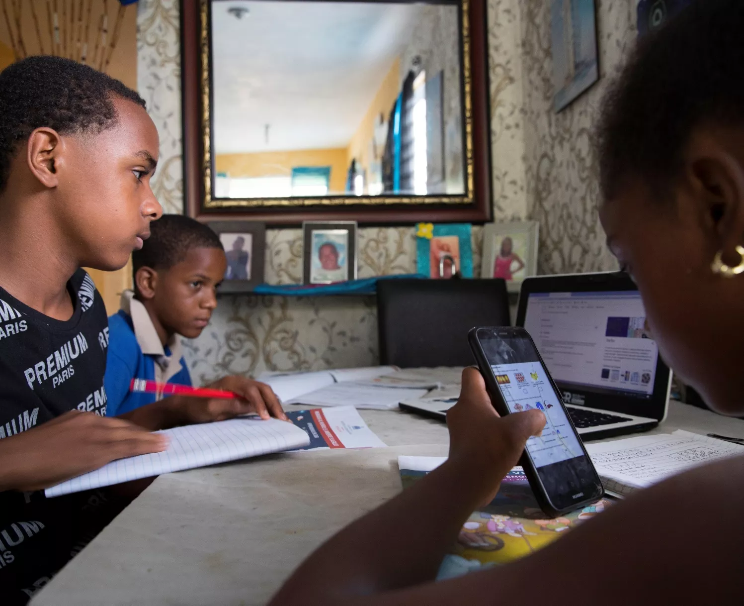 Comienza de forma simbólica el curso escolar virtual en República Dominicana