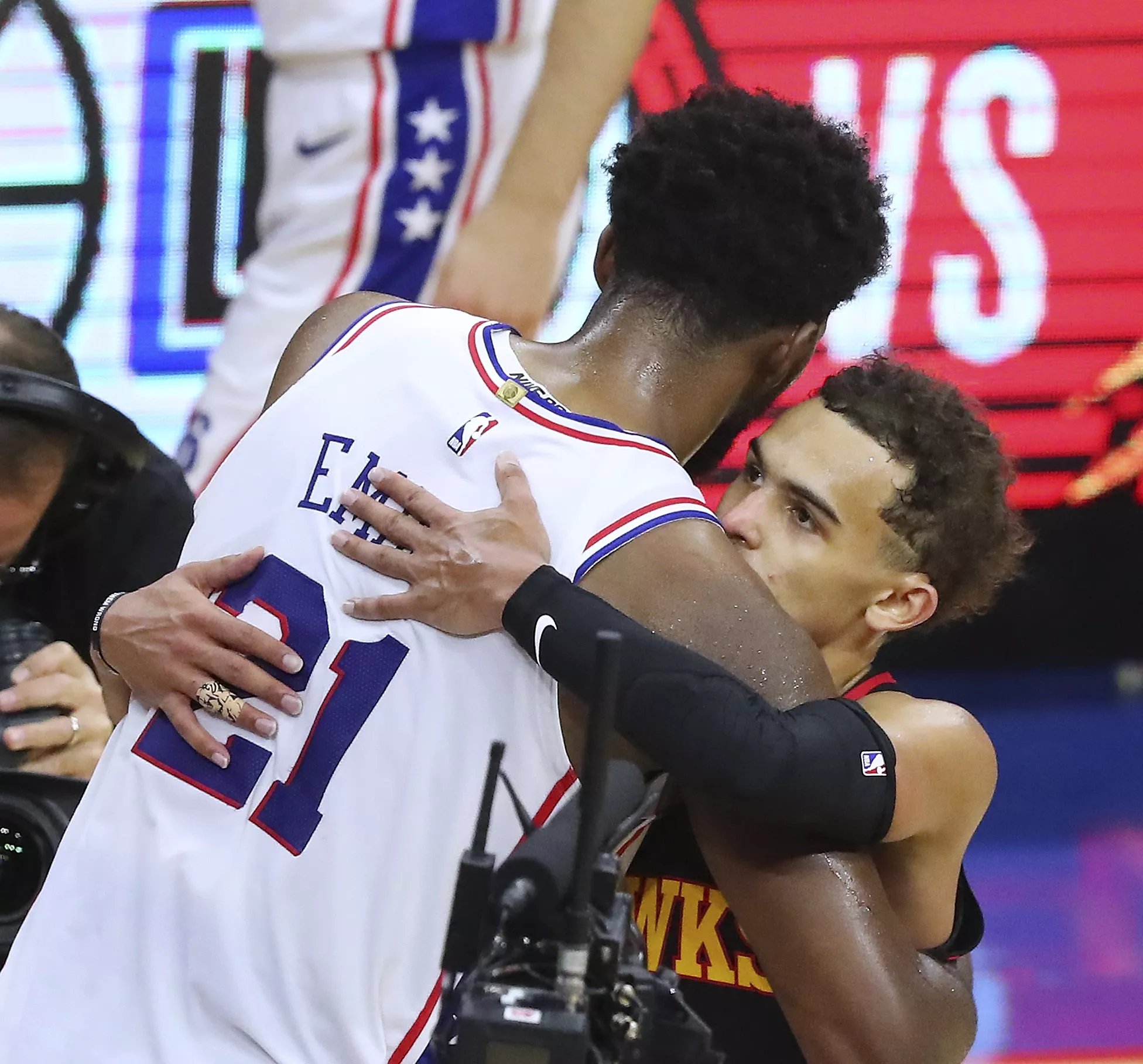 Hawks 76ers Basketball