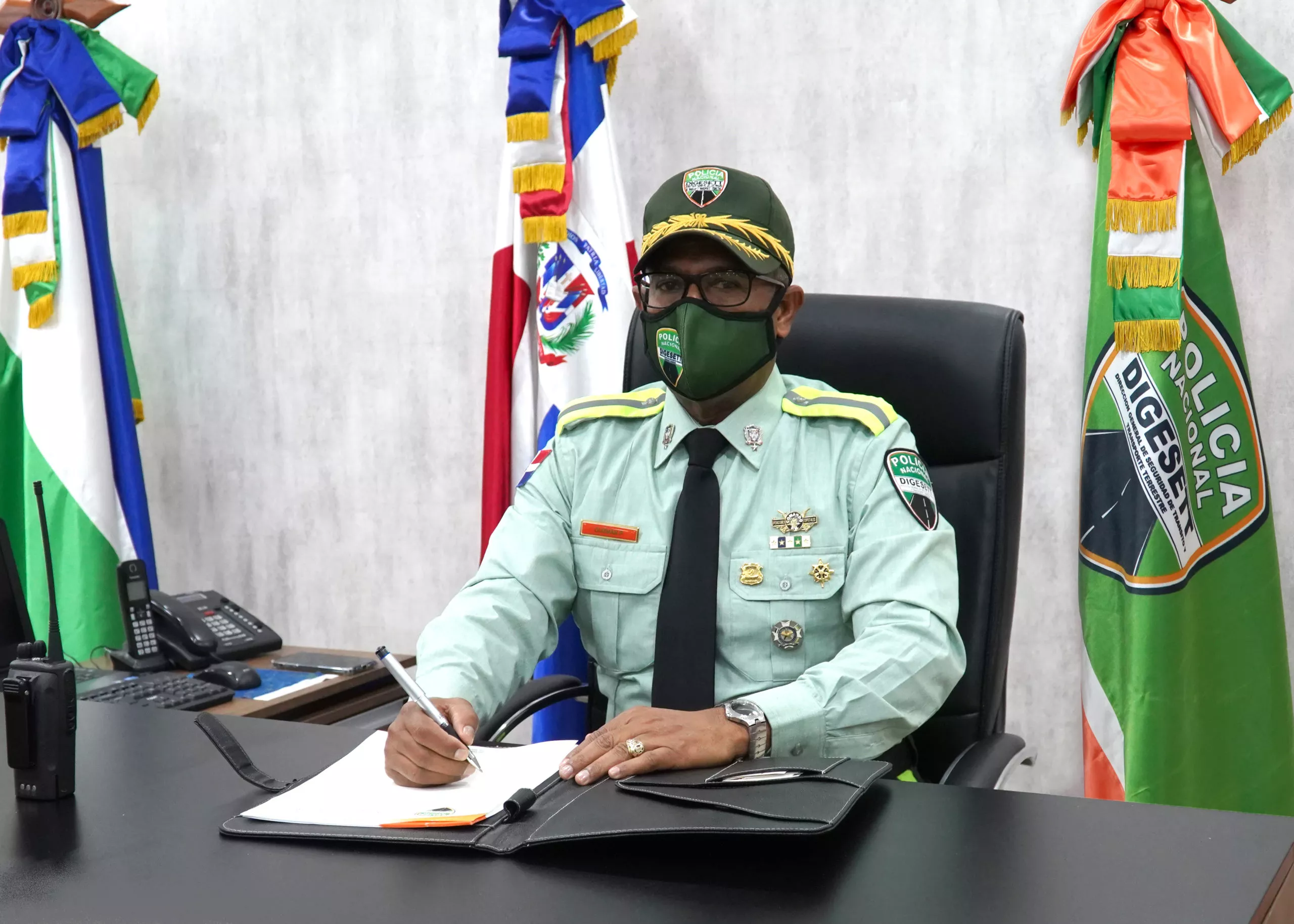 El director de la DIGESETT, general de brigada Ramón Antonio Guzmán Peralta