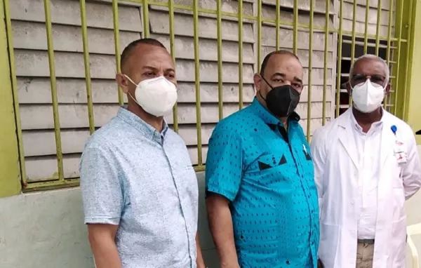 Dirigente comunitario exhorta a población salir a vacunarse contra el coronavirus