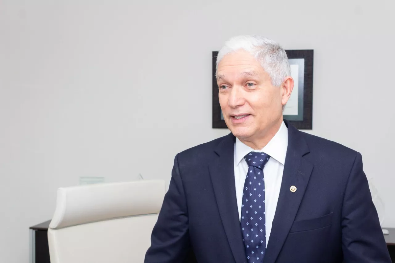 Lic. Juan F. Puello Herrera y la Asamblea