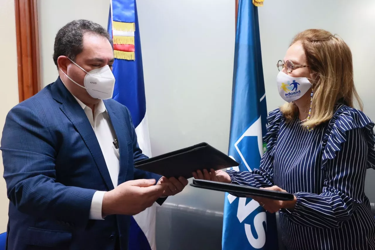 SNS y ADOSID pondrán en funcionamiento dispensario (1)