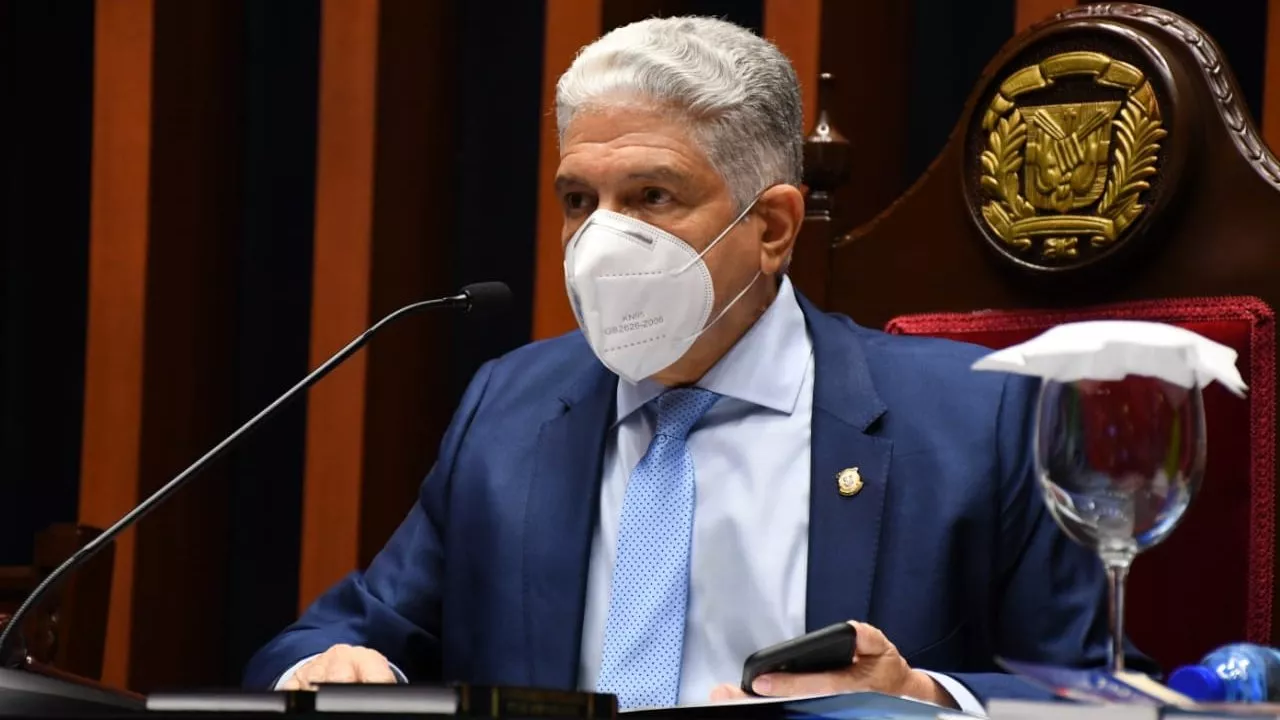 Eduardo Estrella, El Día