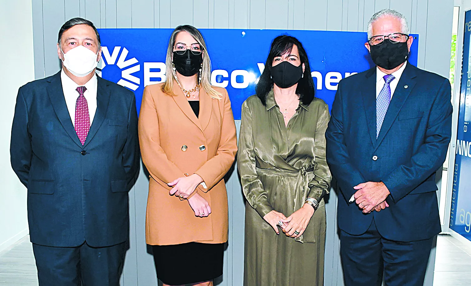 Lionel Senior, Mónica Ceballos,  y Orietta de Méndez, Víctor Virgilio Méndez Saba.