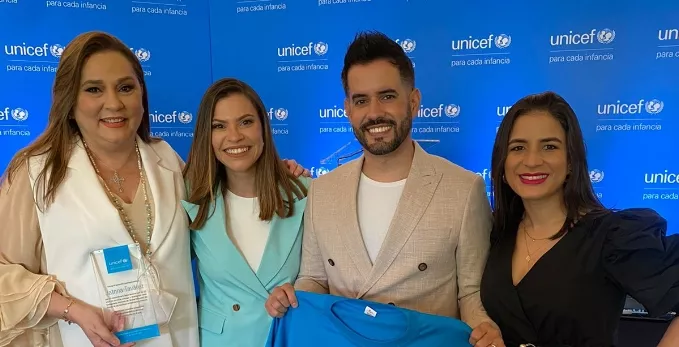 Jatnna Tavárez, Eileen Glass, Manny Cruz y Yeri Peguero.