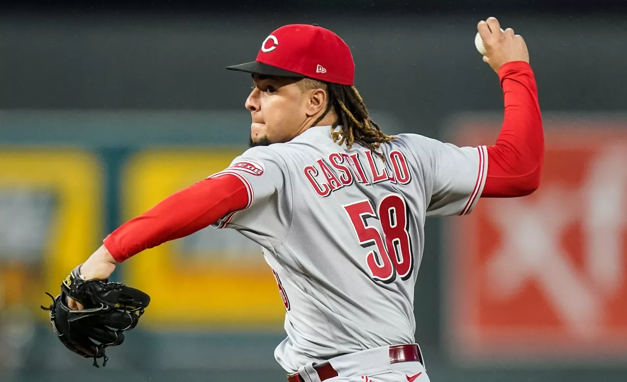 Cincinnati Reds v Minnesota Twins
