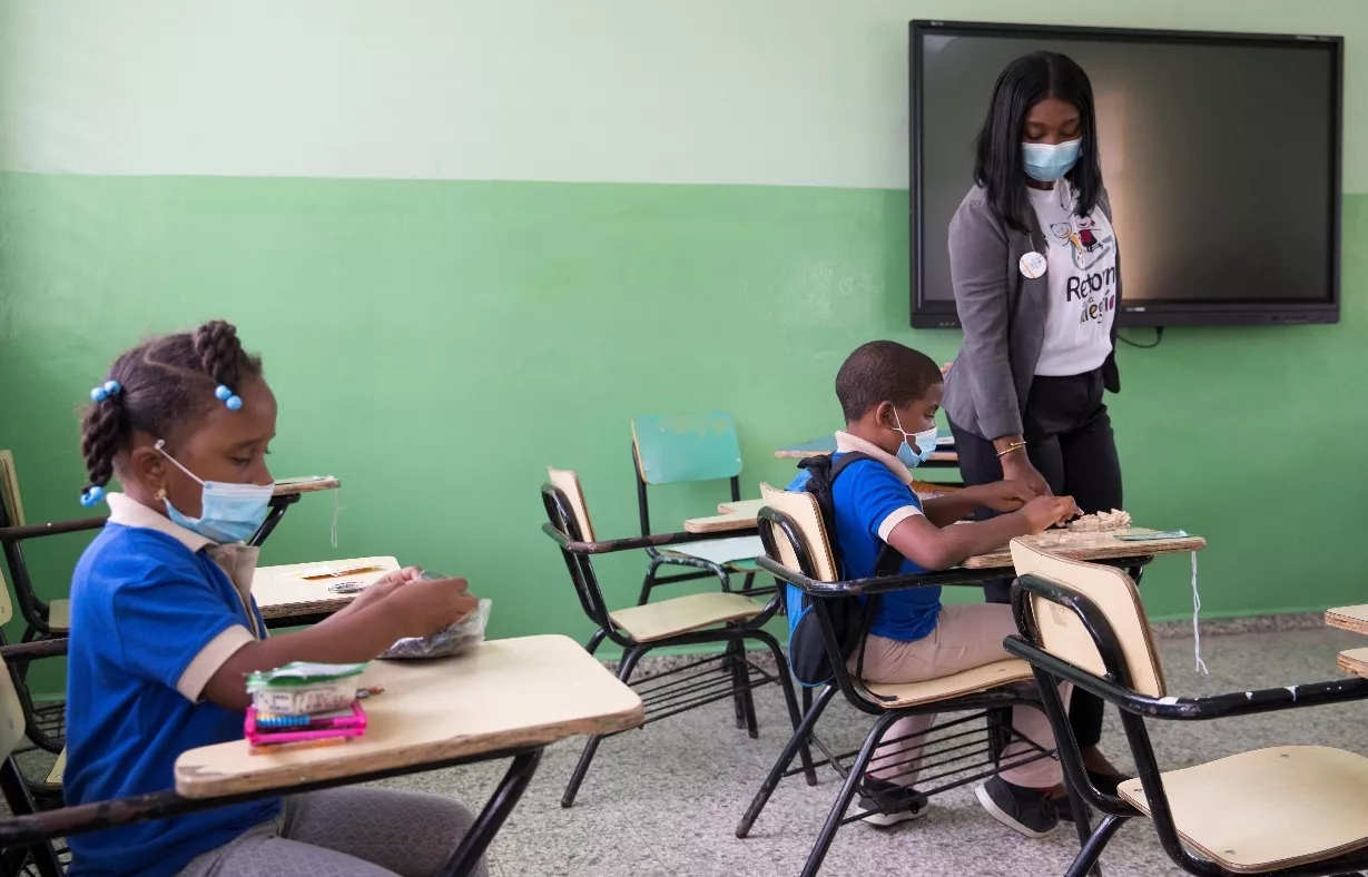 La República Dominicana reabre parcialmente las escuelas