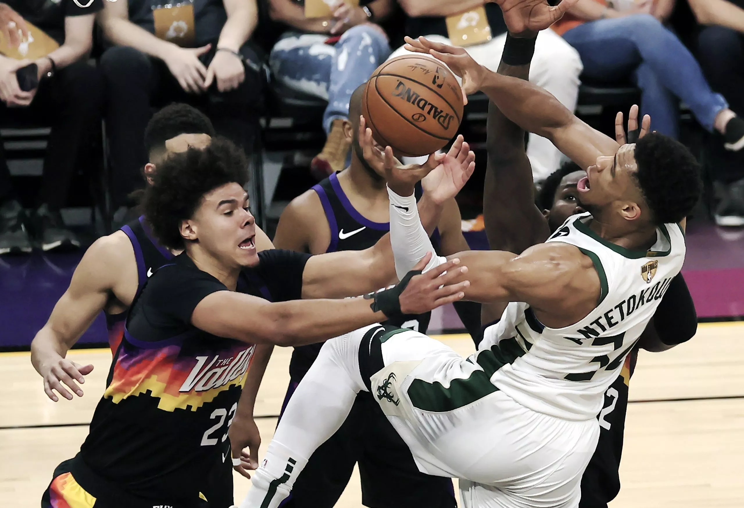 Milwaukee Bucks at Phoenix Suns