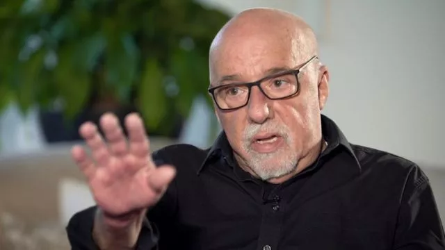 Paulo Coelho, famoso escritor de origen  brasileño.