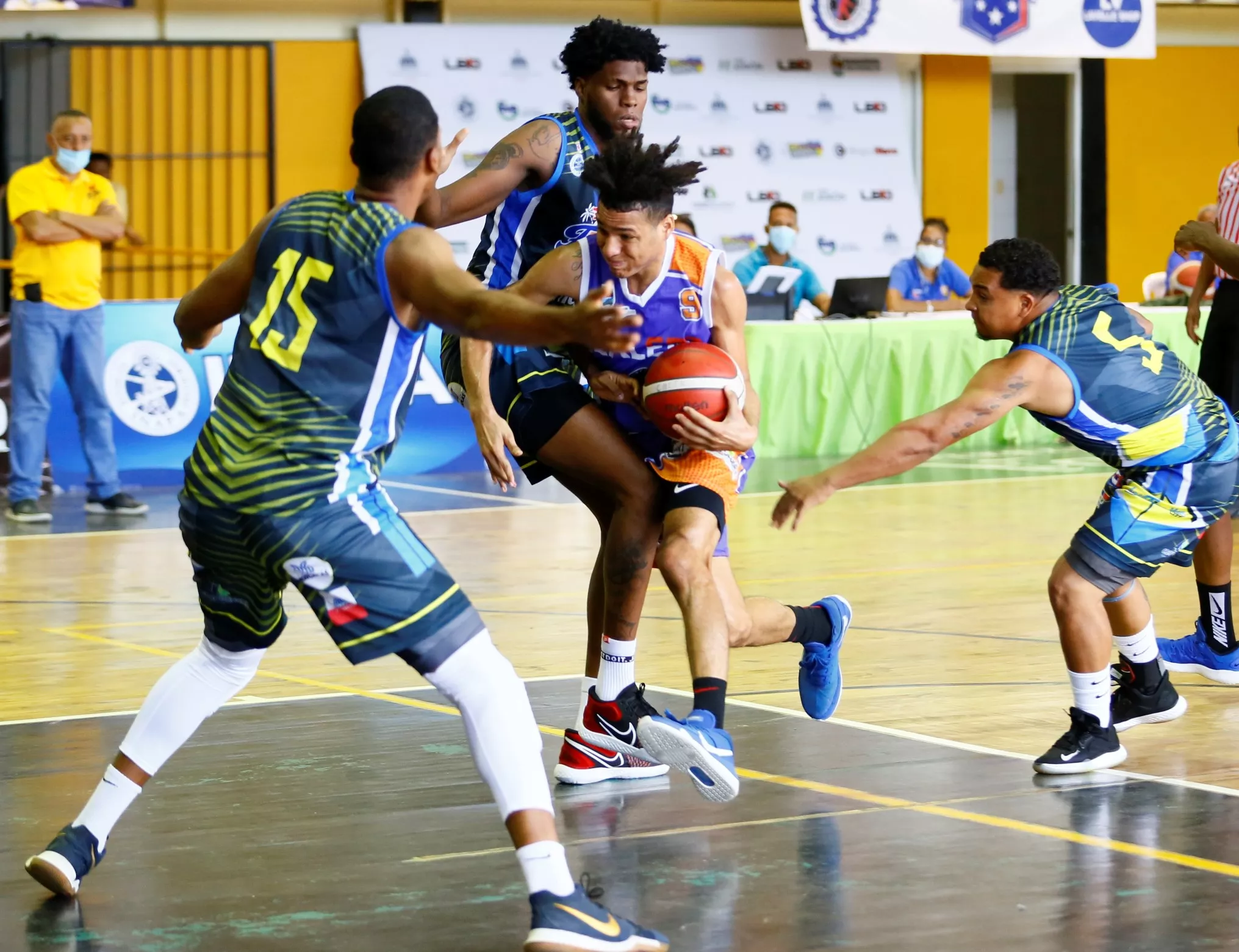 Richard Bautista, del club Calero, es una ofensiva.