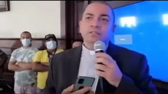 Sacerdote de Villa Rivas