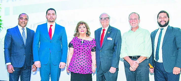 Roger Marte, Luis Sánchez, Mildred Josefina de Sánchez, Milcíades Willmore, Ignacio Méndez y Porfirio Báez.