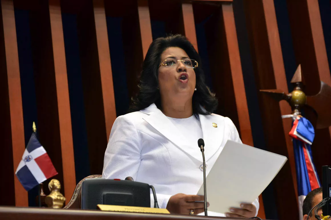 Cristina Lizardo