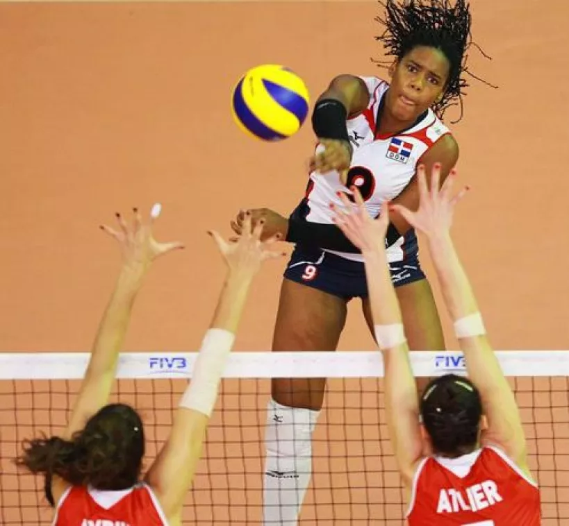 Madeline Guilén ataca