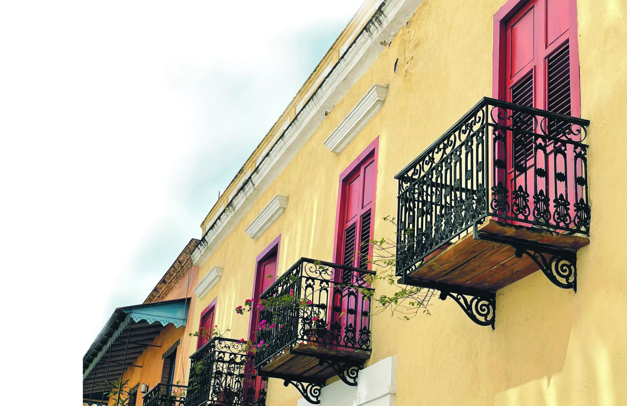 Básicamente, un balcón relata la historia de la identidad dominicana.  césar langa FERREIRA