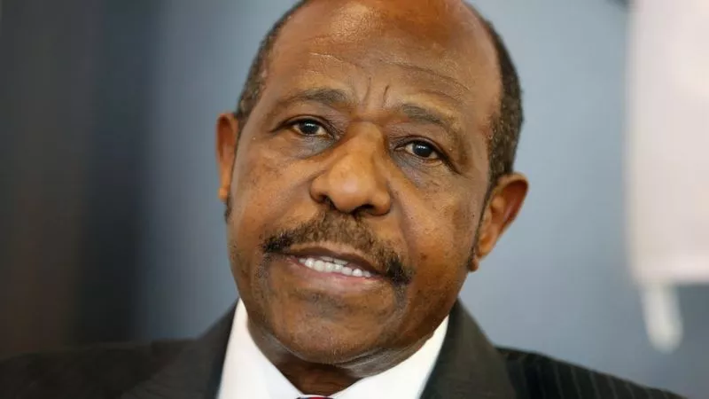 La película "Hotel Ruanda" retrata las acciones de Paul Rusesabagina.