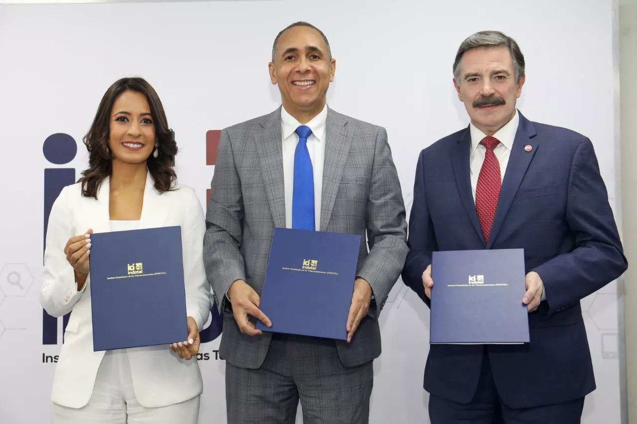 CRUZ, ARROYO Y VIESCA