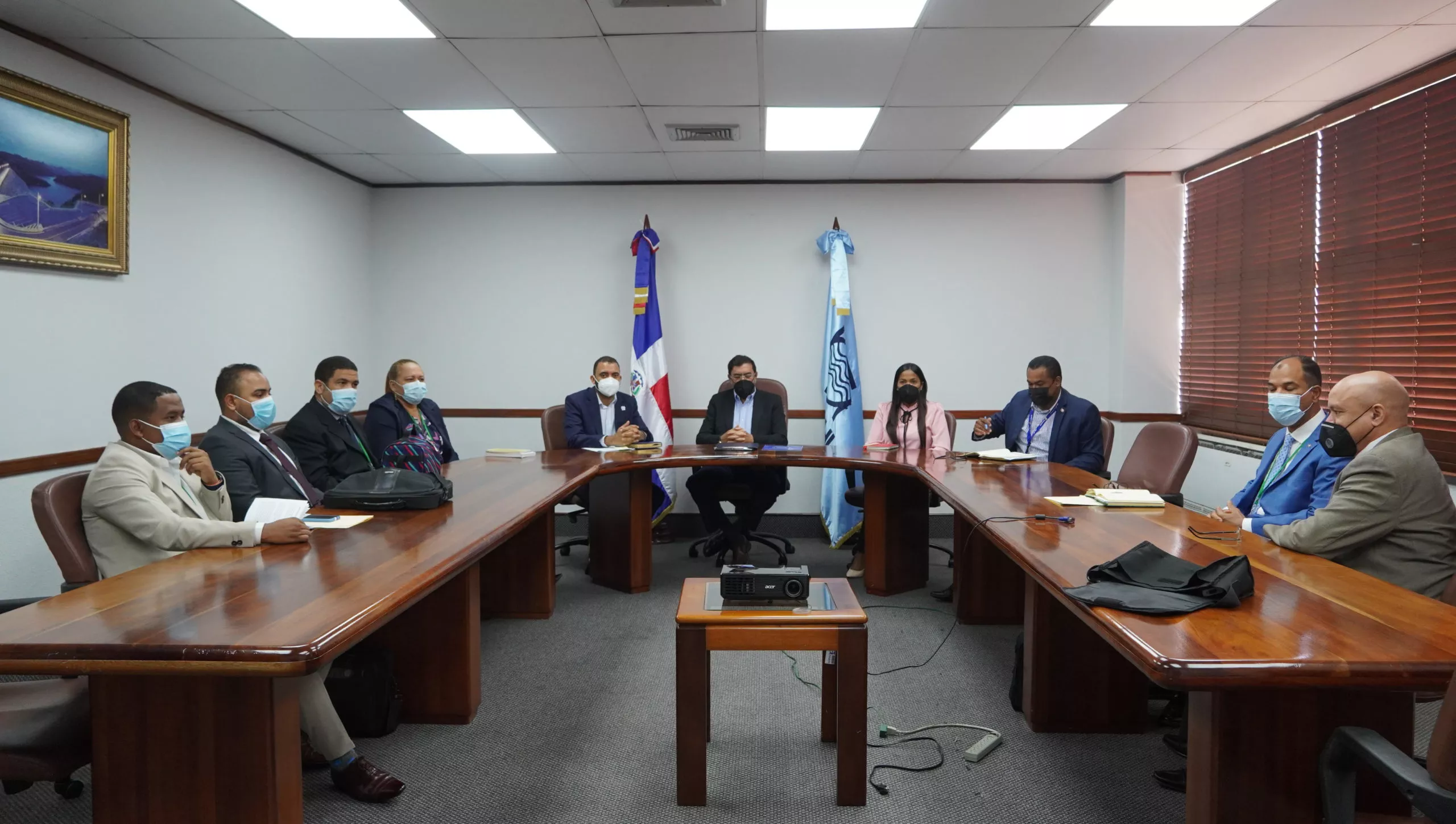 Director INDRHI recibe auditores de la Contraloría