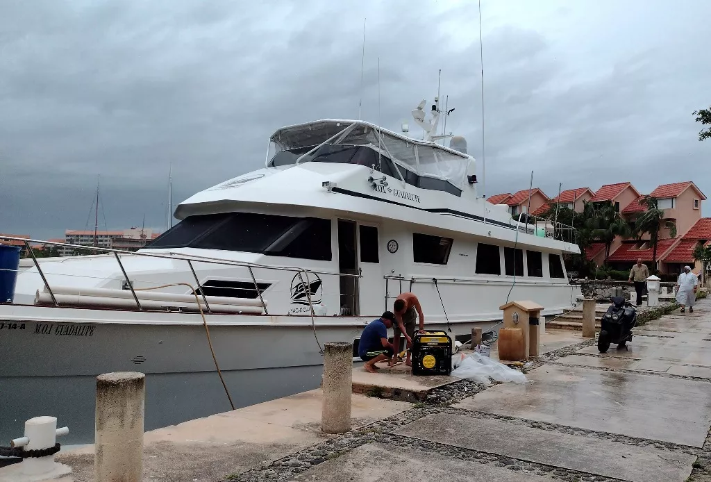 Autoridades buscan yate desaparecido entre Cuba y México tras vuelta de Haití