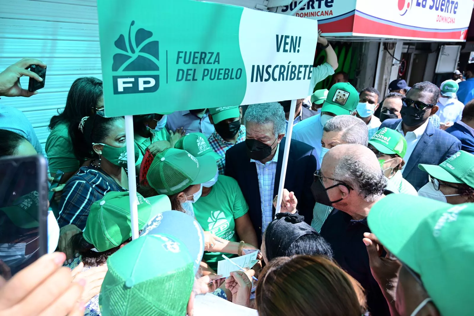 Leonel encabeza la jornada de afiliacion en Manganagua