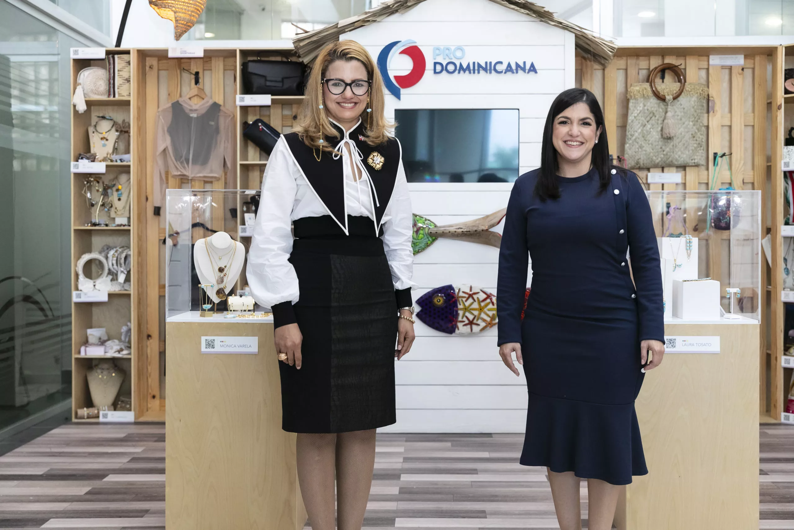 Michelle Cohen, Embajadora Dominicana en Canadá junto a Biviana Riveiro Directora Ejecutiva de Prodominicana
