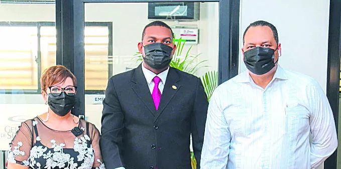 Milagros de los Santos, Enrique Moscat y Carlos Sánchez.