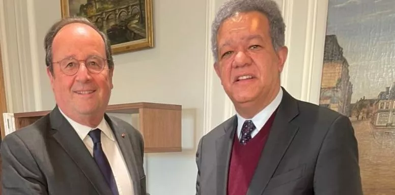 Francois Hollande y Leonel Fernández en París.