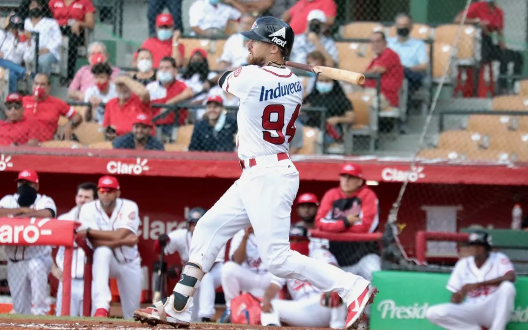 Brett Sullivan, con doble empuja dos y Leones se imponen a los Toros