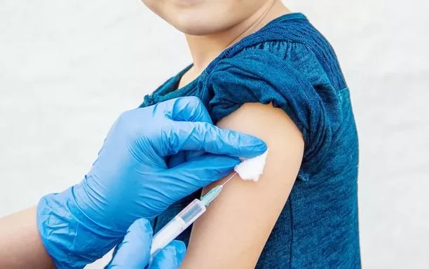 Comienzan a vacunar contra Convid-19 en NYC niños de 5 a 11 años