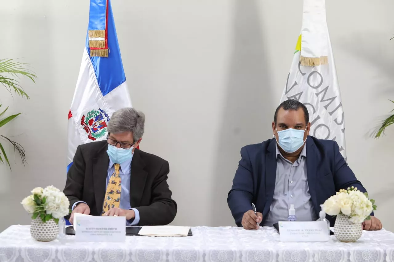 El acuerdo fue suscrito entre el Estado dominicano y la empresa Ridge Partners Línea Noroeste, que operará en Laguna Salada, Valverde.