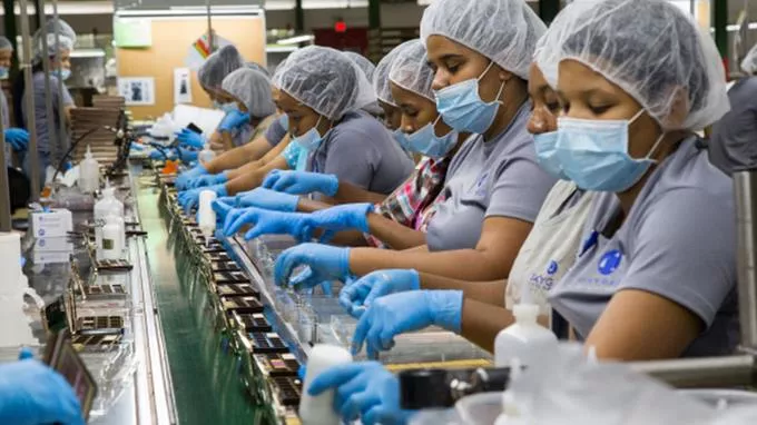 Mujeres trabajando en Zonas Francas
