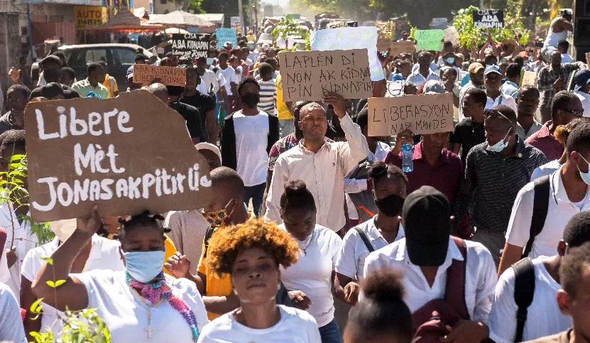 Protestas pidiendo liberación de maestro y su hijo secuestrado