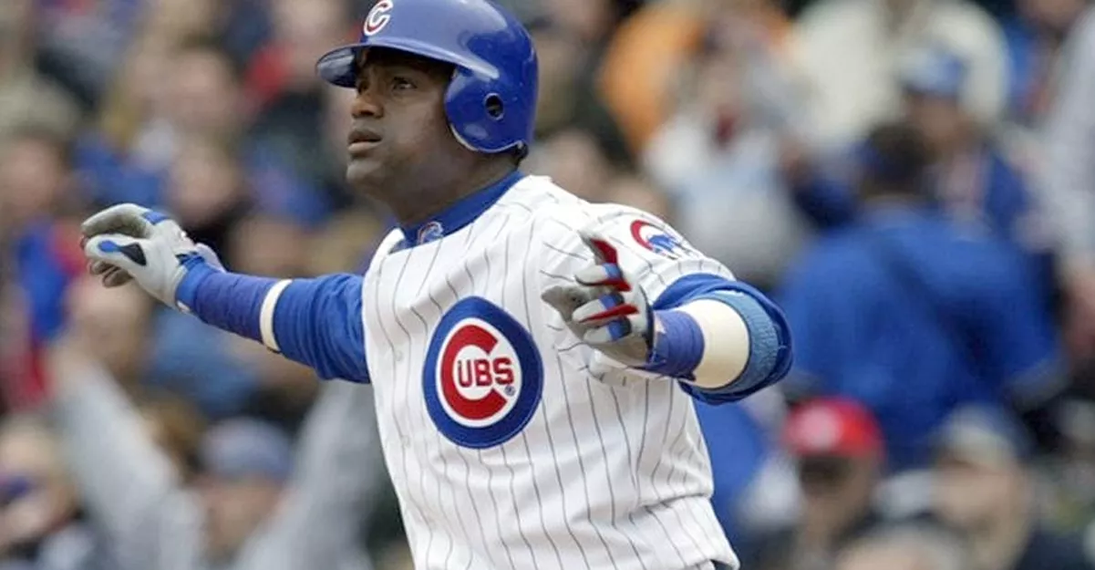El dominicano Sammy Sosa patentizó este salto cada vez que disparaba un cuadrangular.