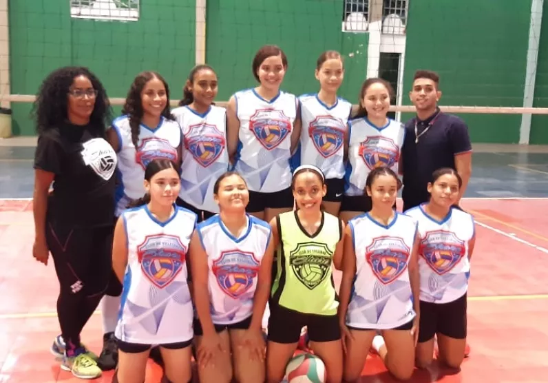 Equipo Villa Bisonó campeón voleibol provincial.    Externa