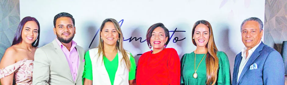 Parte de los organizadores e invitados.