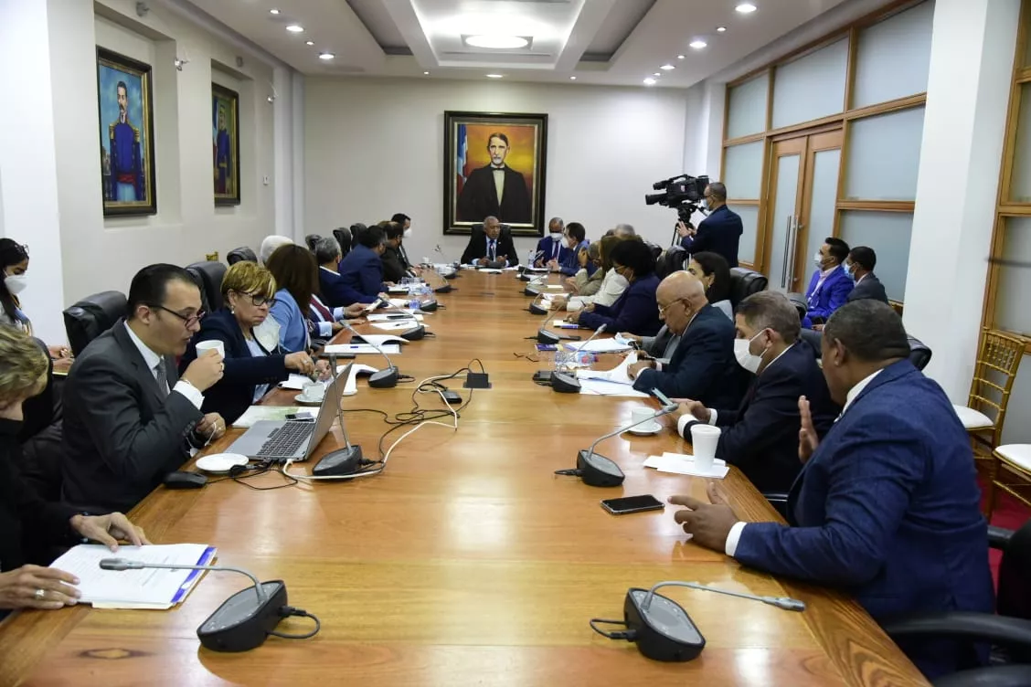 Comisión Bicameral de Presupuesto 2022 escucha inquietudes JCE y la UASD