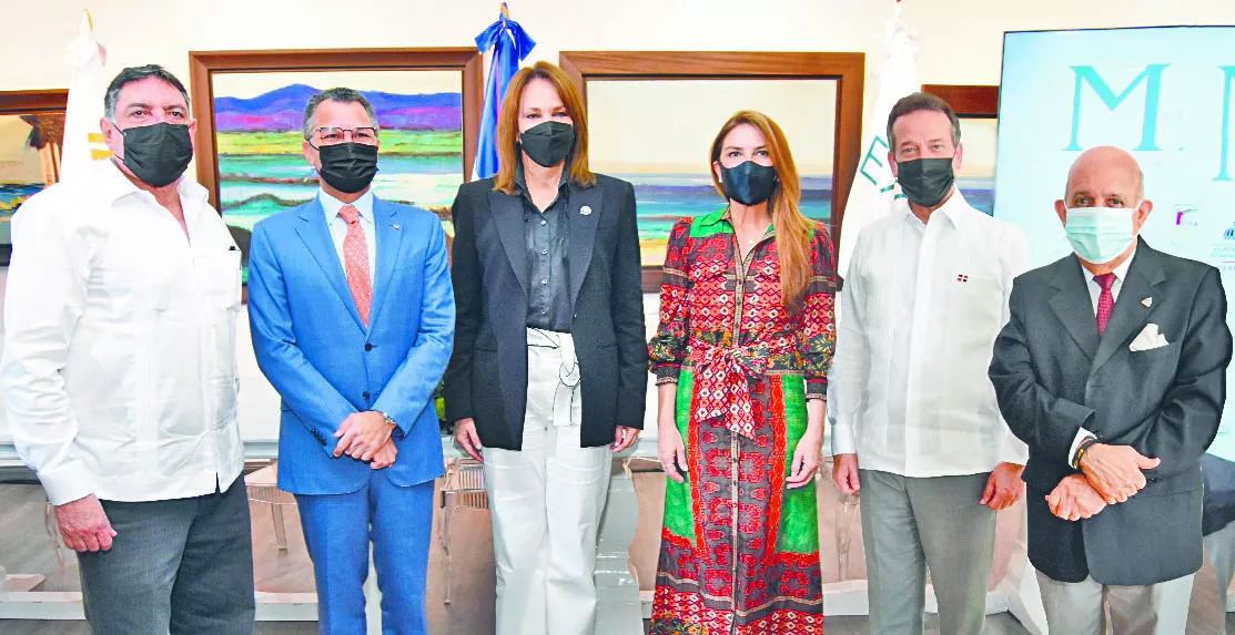 Gamal Michelén, Alberto Cruz, Milagros Germán, Carolina Mejía, Víctor -Ito- Bisonó y Federico Fondeur.