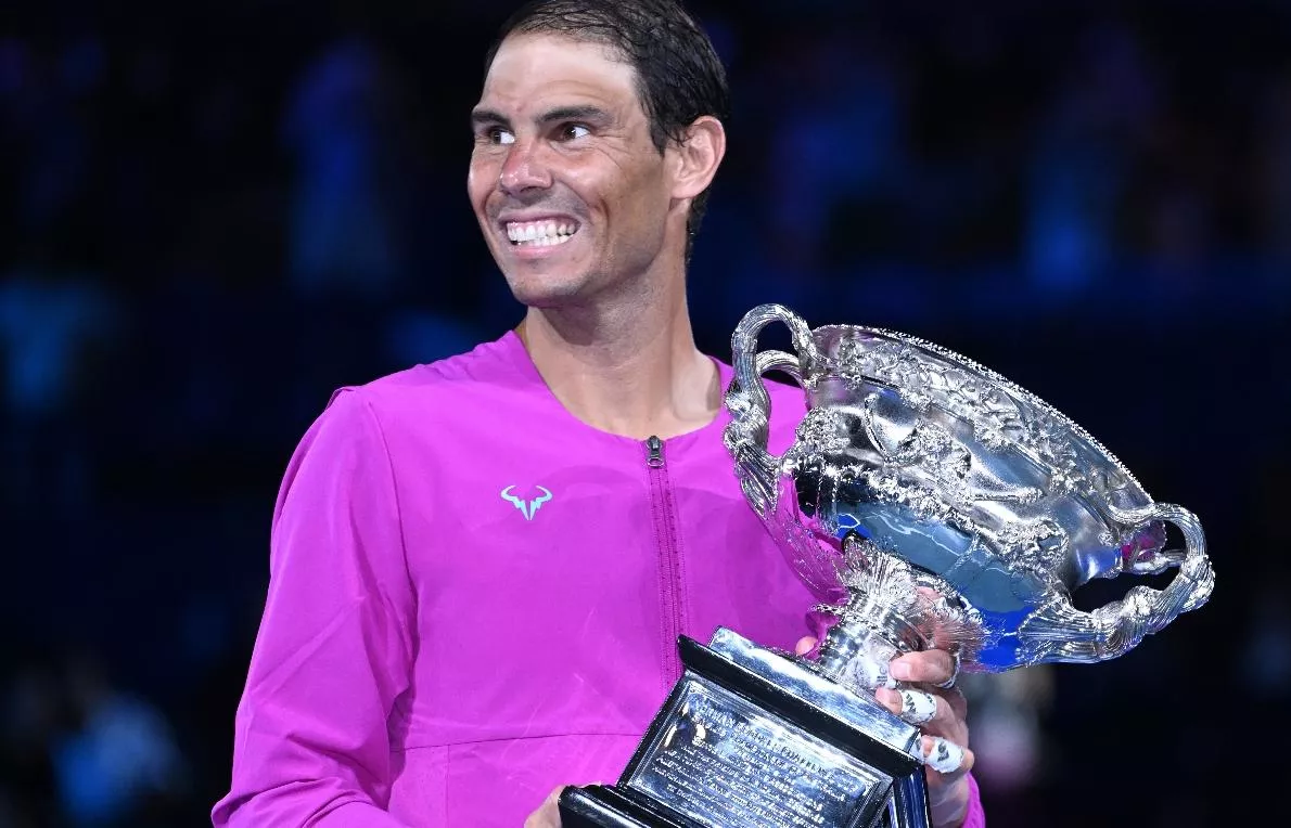 Nadal remonta dos sets a Medvedev y se confirma como el mejor con 21 Slams