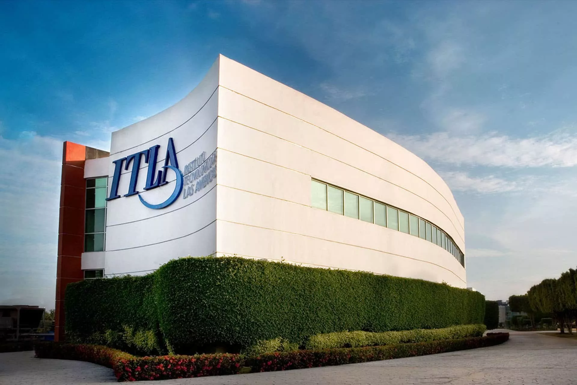 FACHADA ITLA
