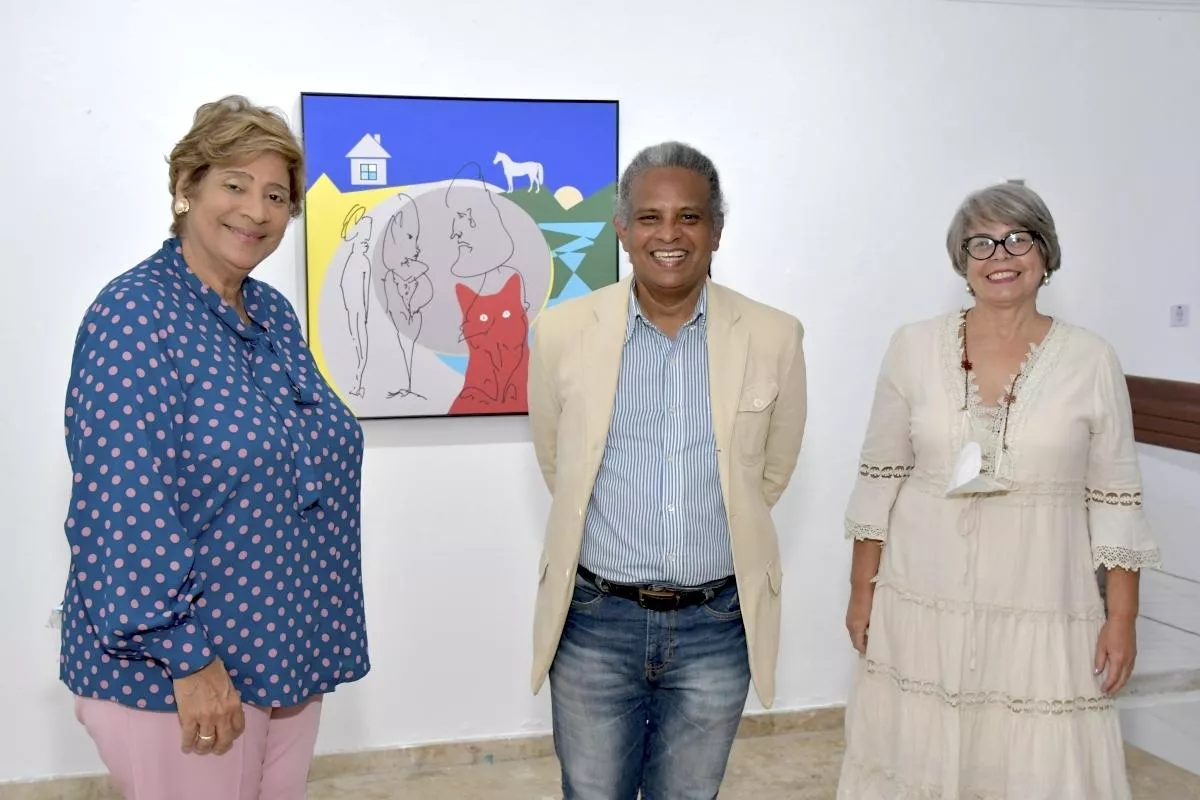 Principal. La directora general del Centro Mirador, Purísima De León, el artista Mario José Ángeles y la crítica de arte María Isabel Martínez