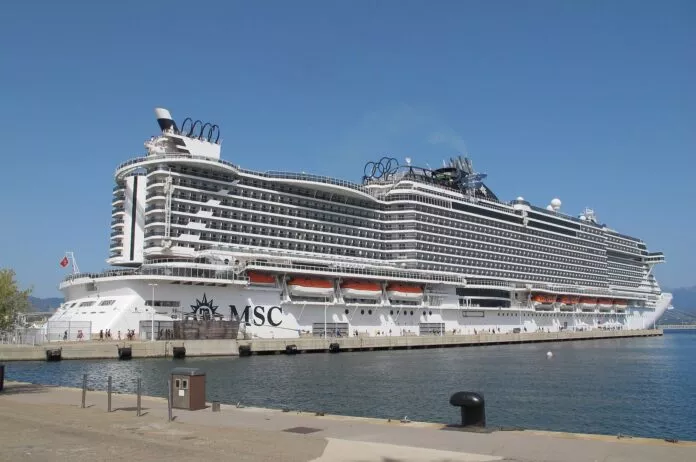 Crucero donde llegaron turistas